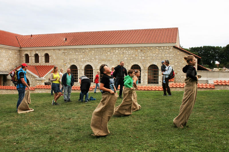 Rakusko - Vieden - festival - deti - Carnutnum