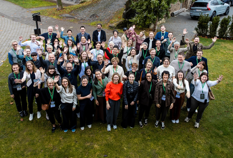 muzi,zeny,ludia,exterier