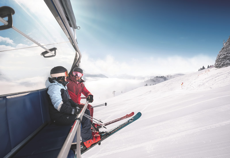 zima,sneh,svah,kopec,lyziari,ludia,lanovka