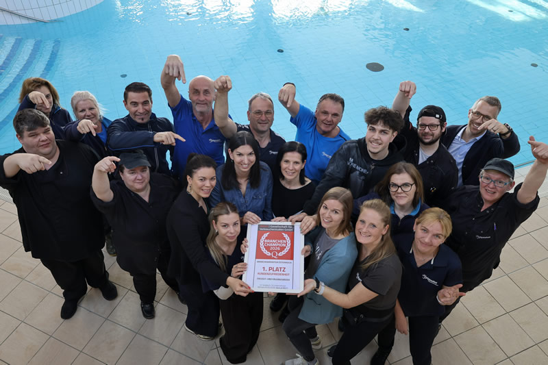 ludia,bazen,zamestnanci,rakusko