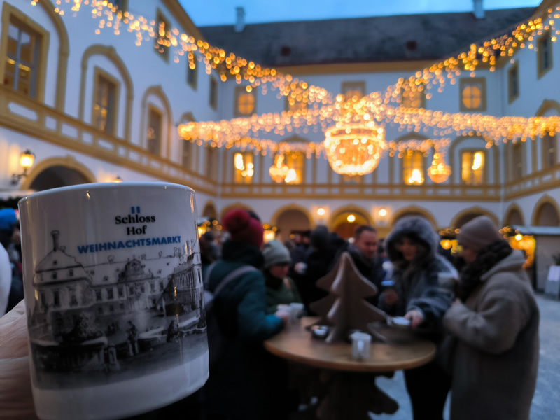 vianocne trhy,schlosshof, hrncek,punc