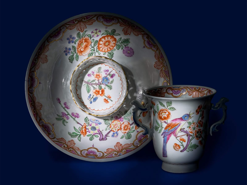 pohlad na vystavu porcelanu